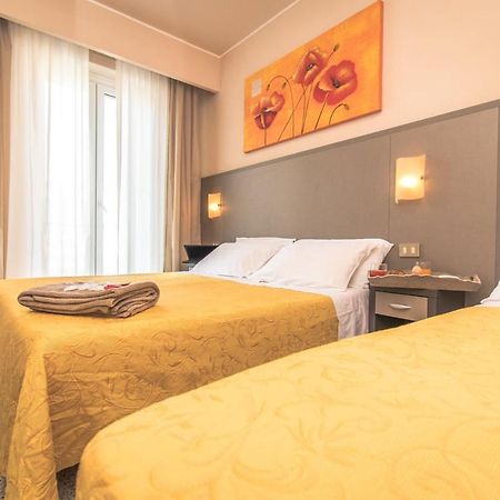 Hotel London Cattolica Extérieur photo