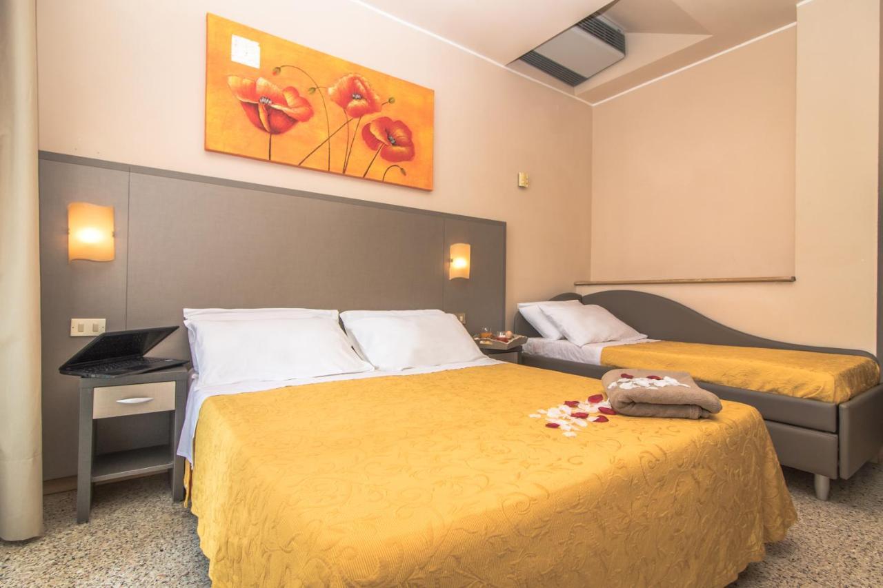 Hotel London Cattolica Extérieur photo