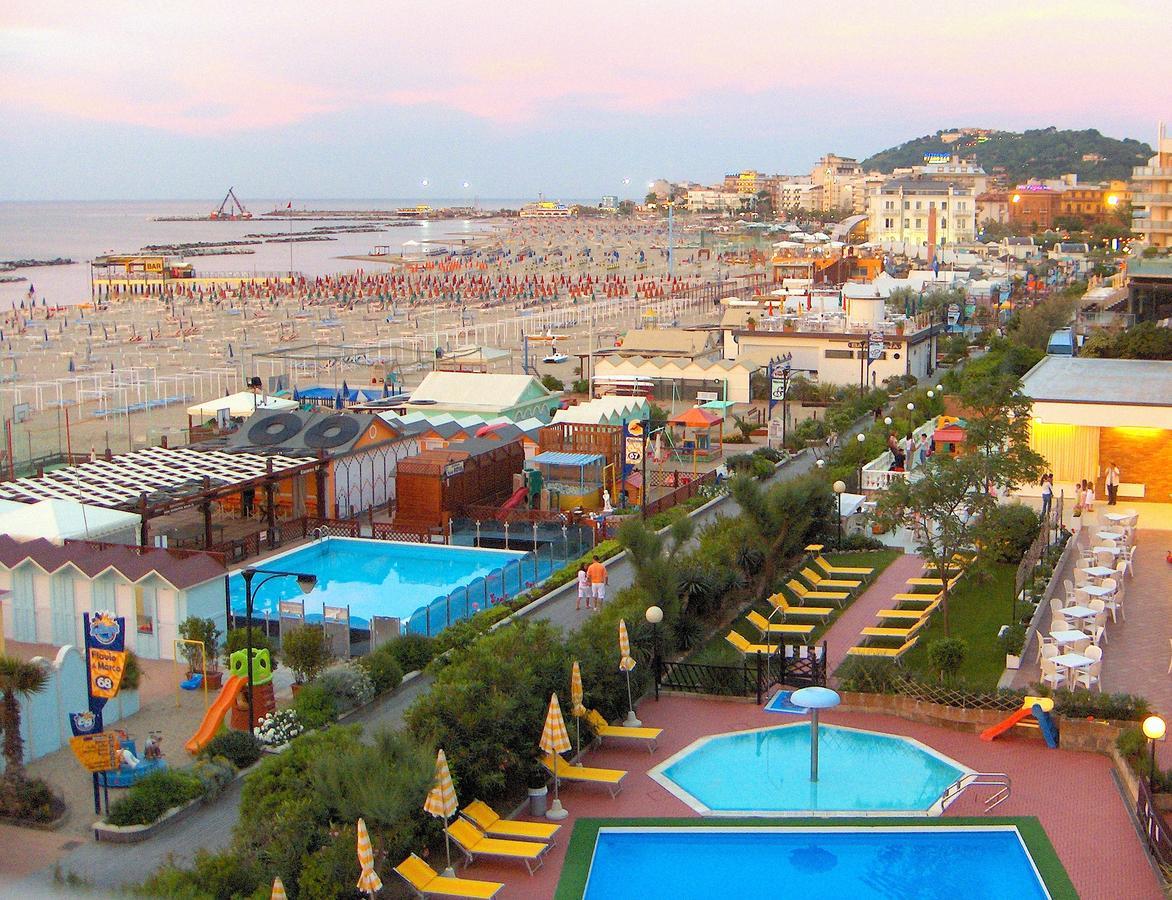 Hotel London Cattolica Extérieur photo